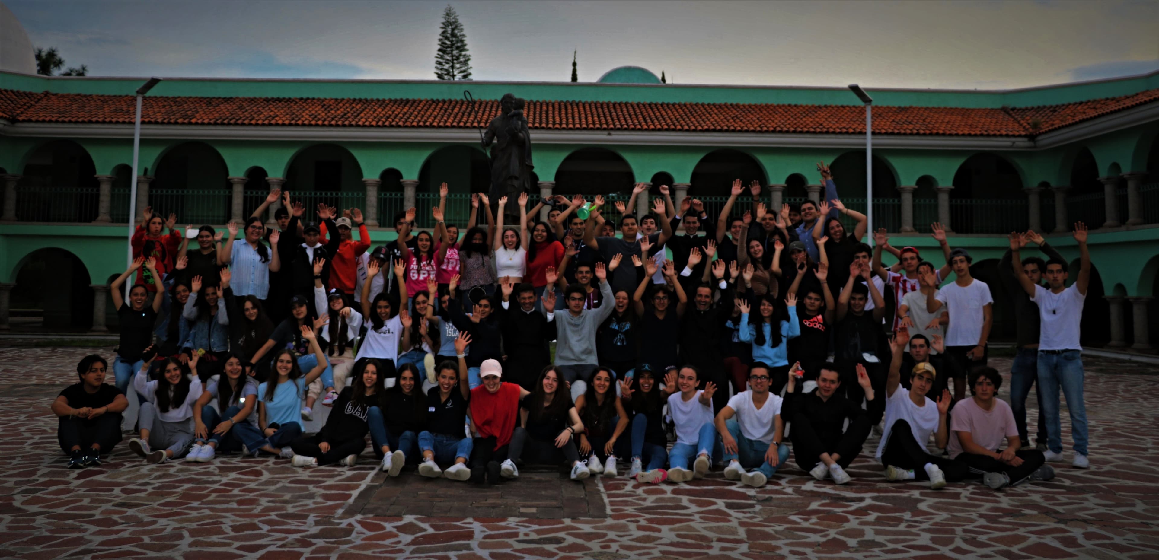 img_grupal_parresia_jovenes_catolicos_formacion