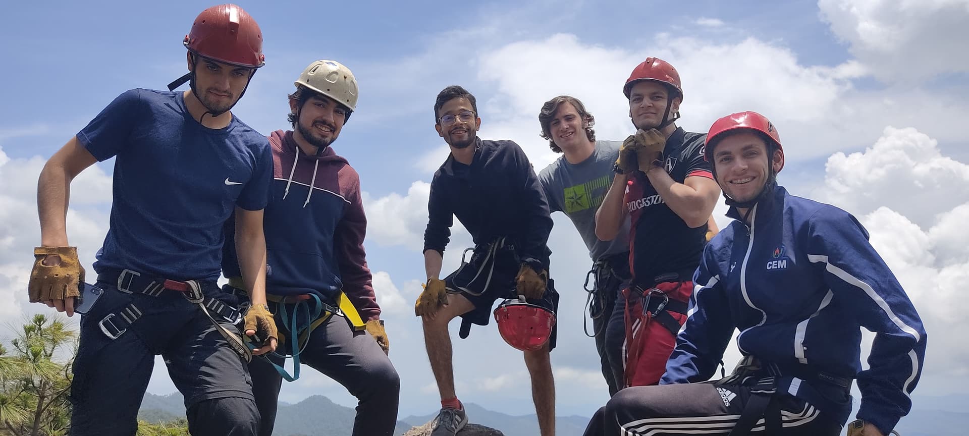 Escaladores_senderismo