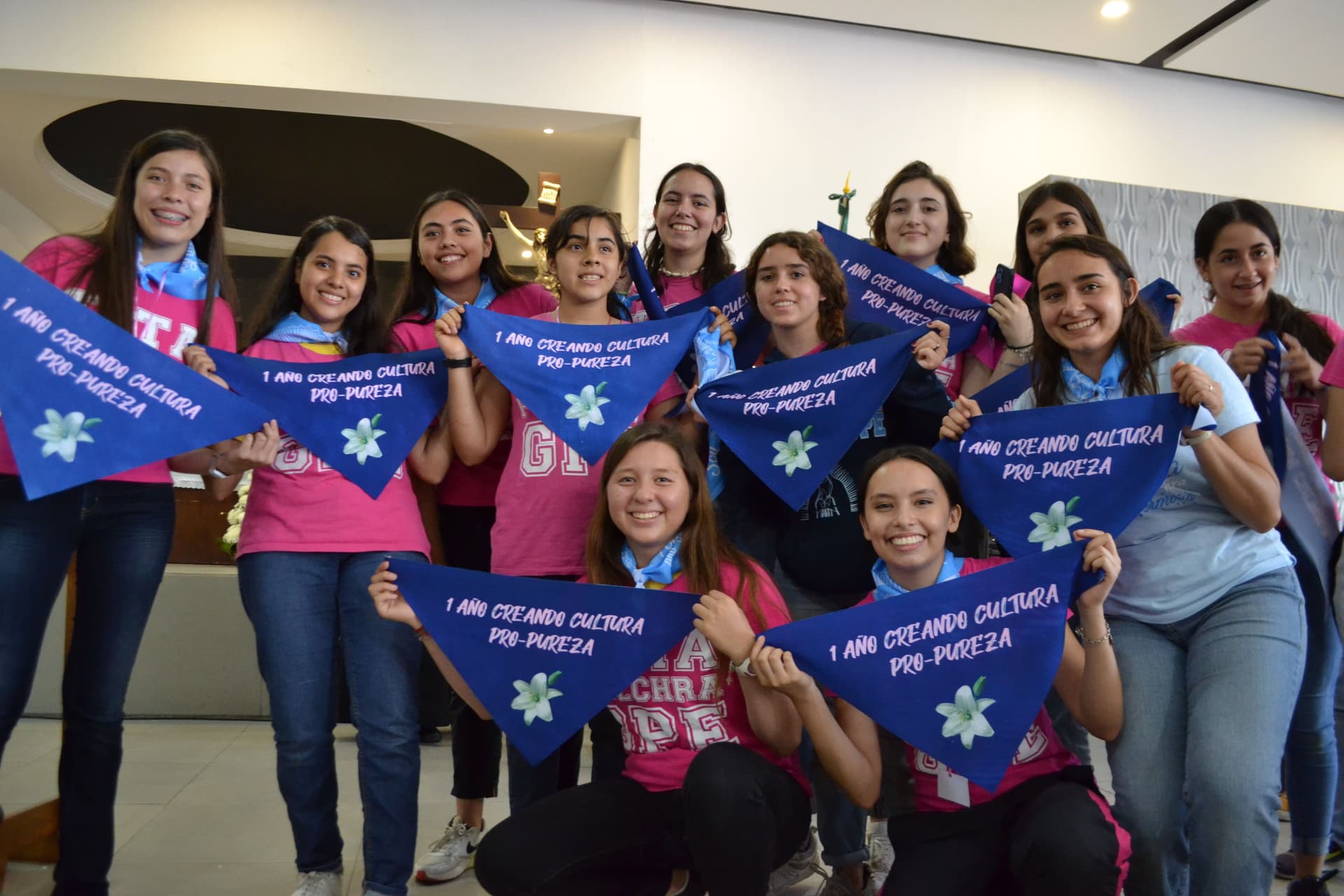 Jovenes_tota_pulchra_provida